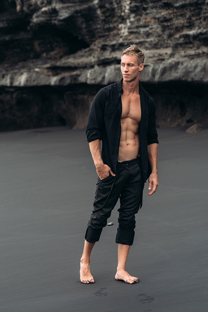 15 Sexy Male Poses For Your Photoshoot