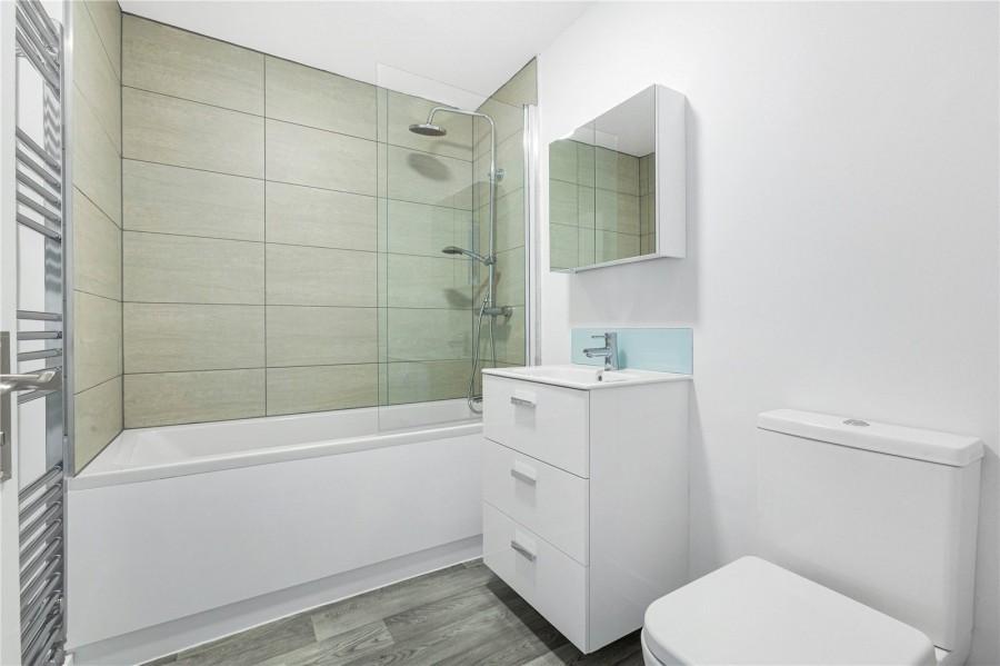 Wandsworth Bridge Road, Aspire