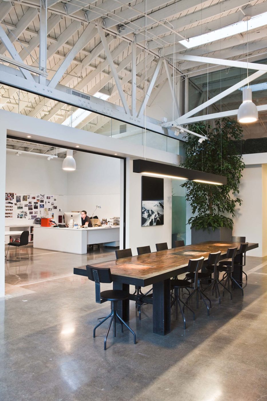 Skims Headquarters Moving to Hollywood WWD