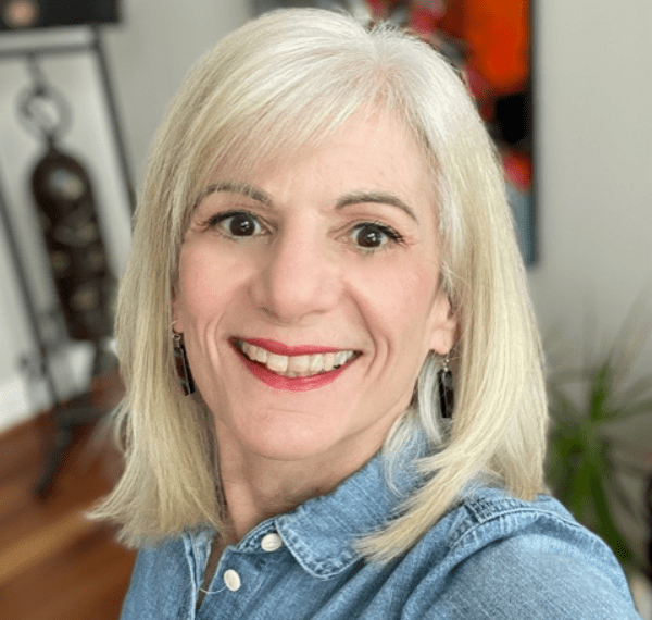 Julie Newman's Instagram, Twitter & Facebook on IDCrawl