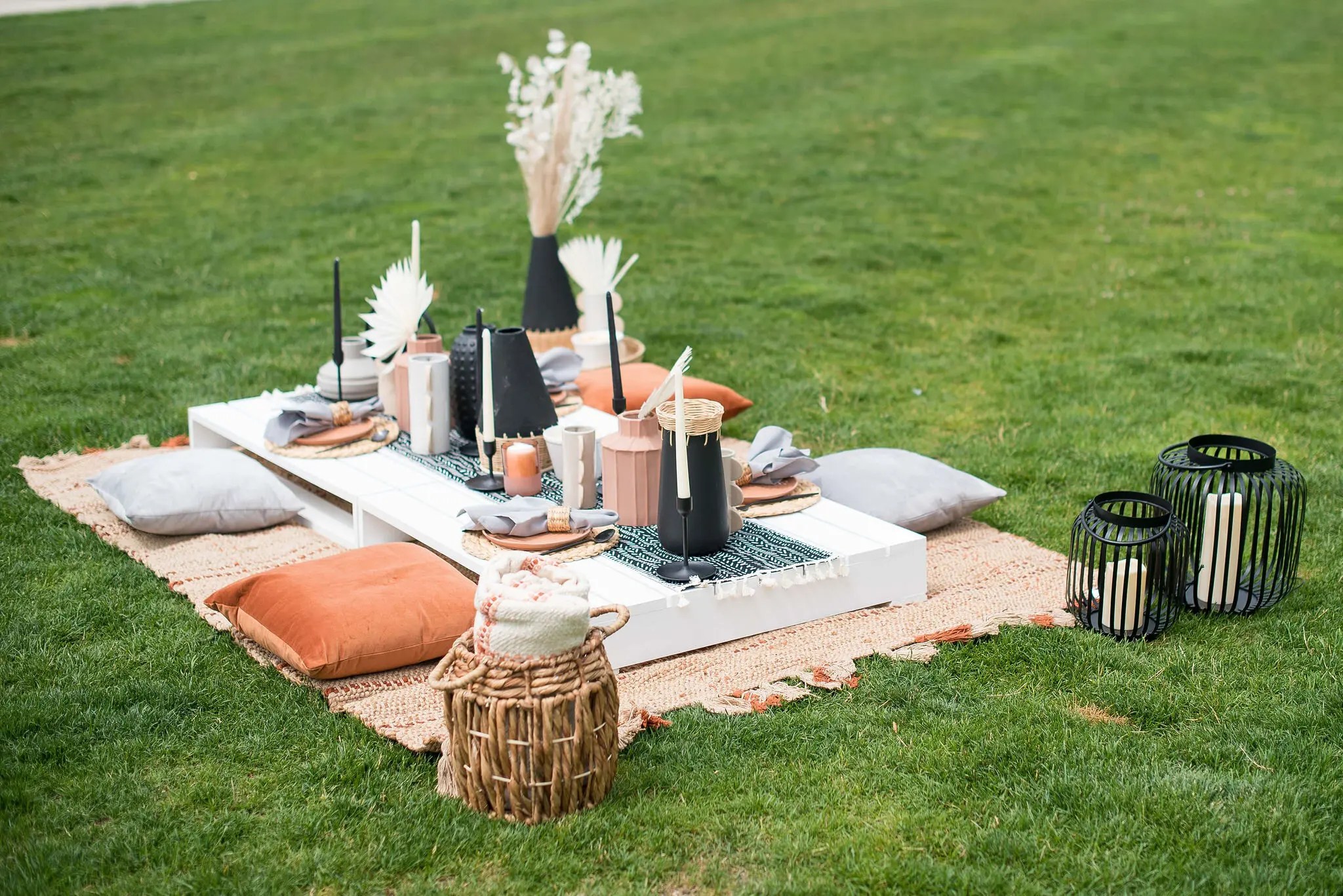 Fun and Romantic Picnic Date Ideas Asterra