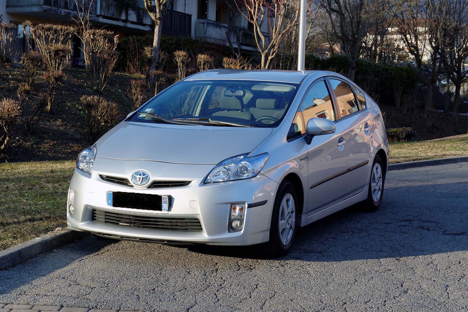 Véhicule écologique Toyota Prius III Active 15' 5cv