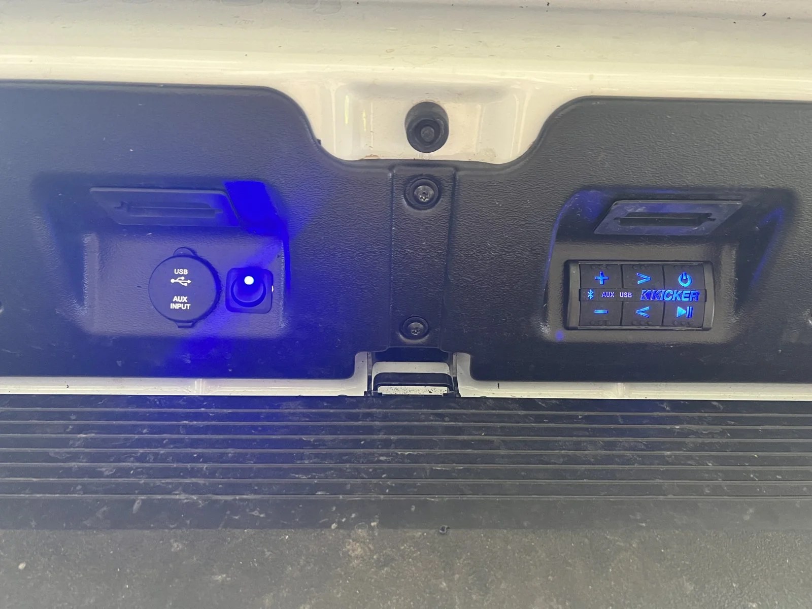 Kicker speaker tailgate mod | GMC AT4 Forum