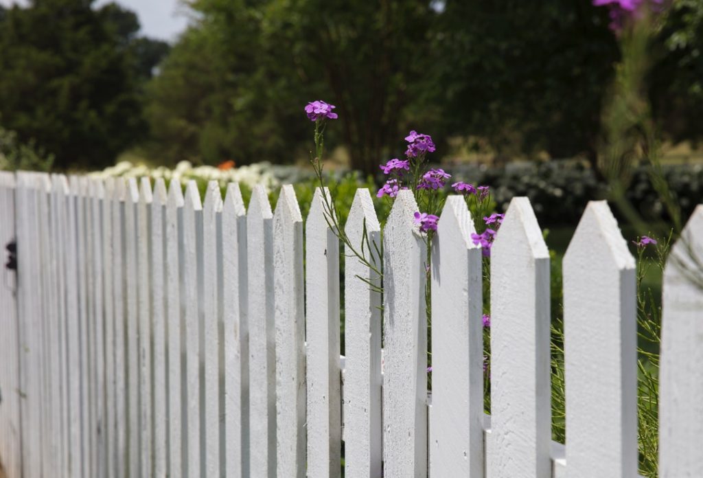 Putting up a Fence? 10 Things You'll Need