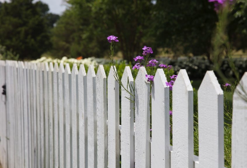Putting up a Fence? 10 Things You'll Need