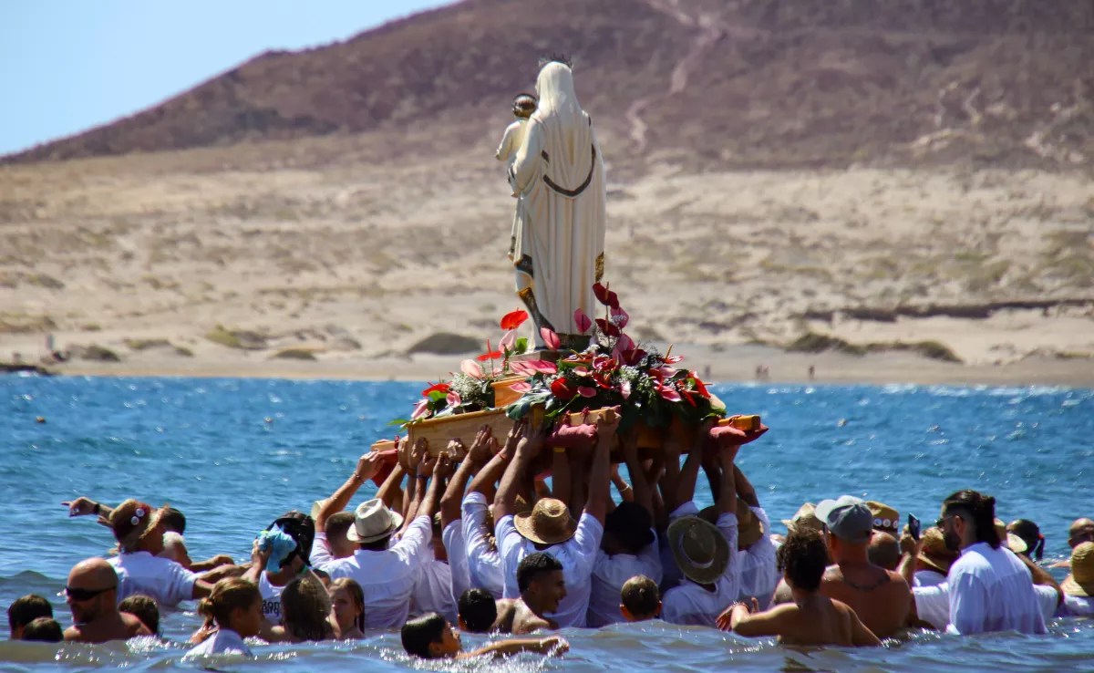 Everything You Need to Know About the El Médano Barquera Pilgrimage: Events, Timings, and Buses