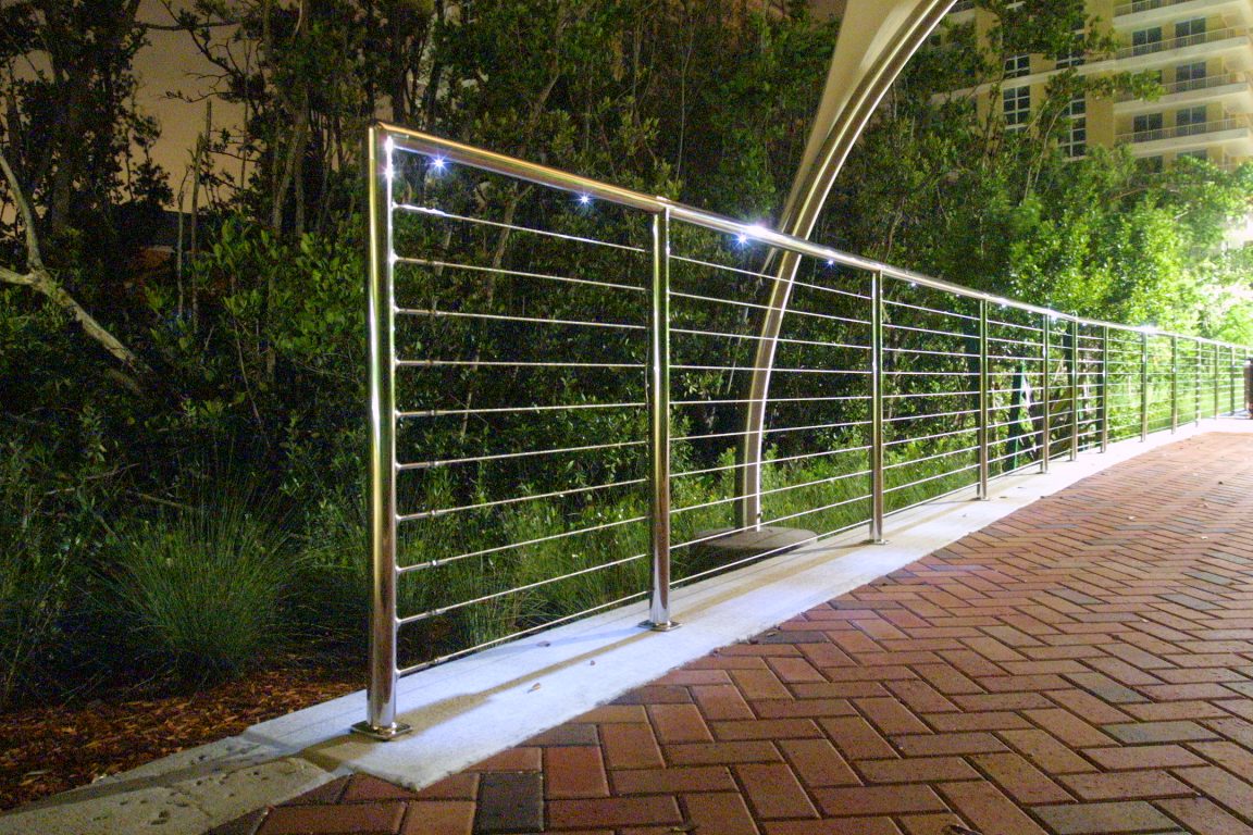 Micro Star™ LED Lighting Gallery Atlantis Rail Systems