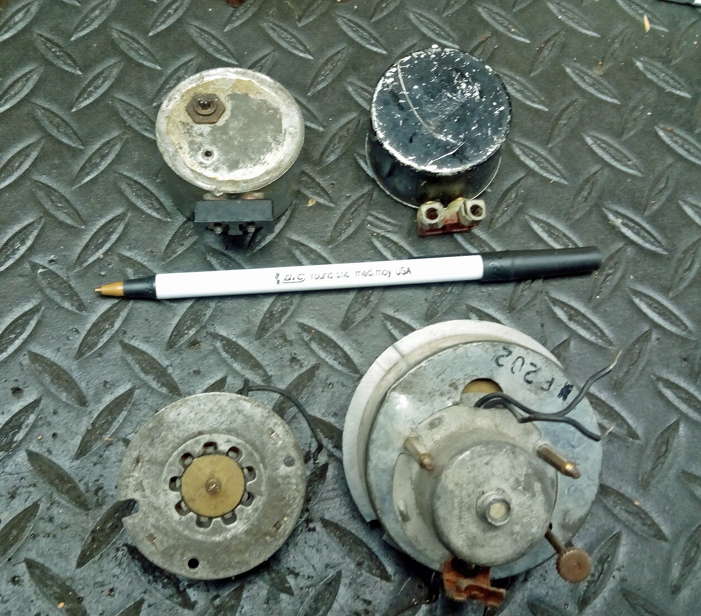 Mike's Telechron Clock Clinic's E. Ingraham Clock Motors Page