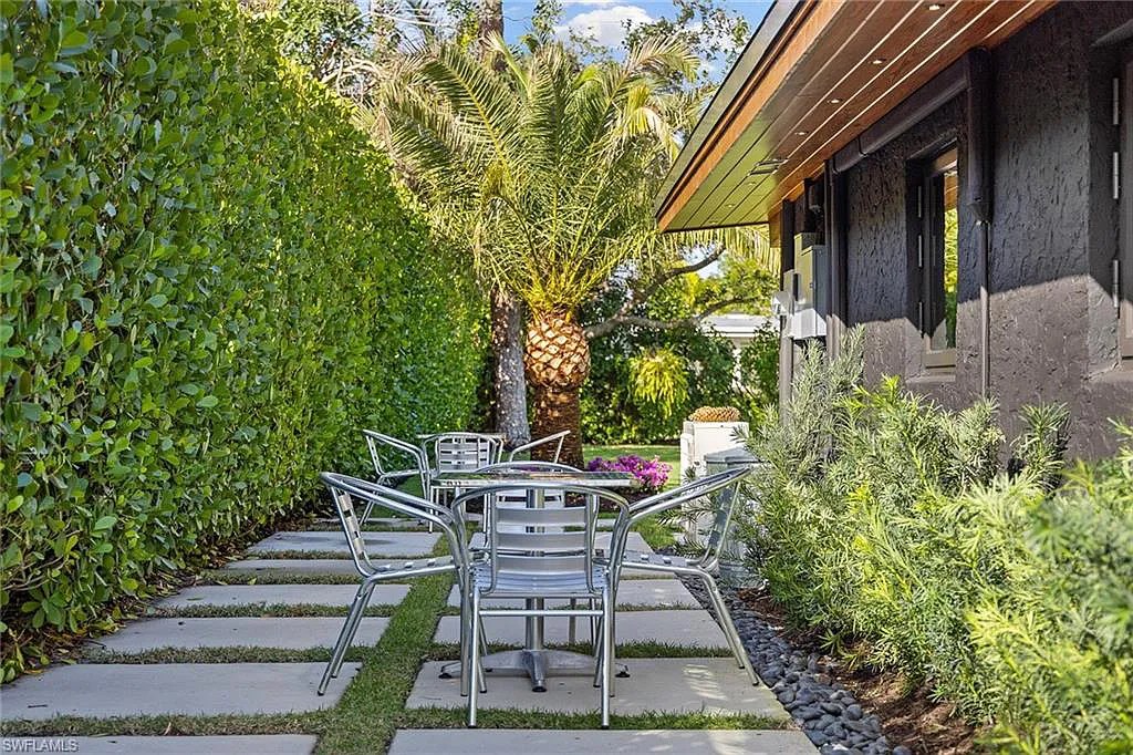 A Mid Century Modern Renovation in Naples, Florida Atomic Ranch