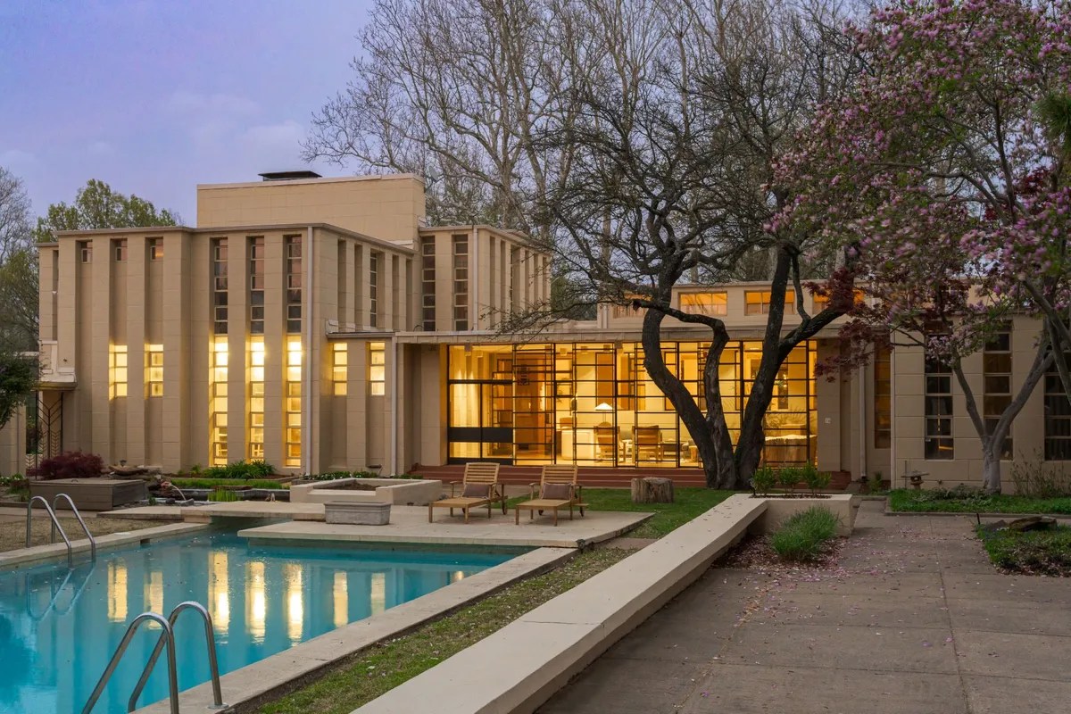 Frank Lloyd Wright's Westhope in Tulsa, OK Atomic Ranch