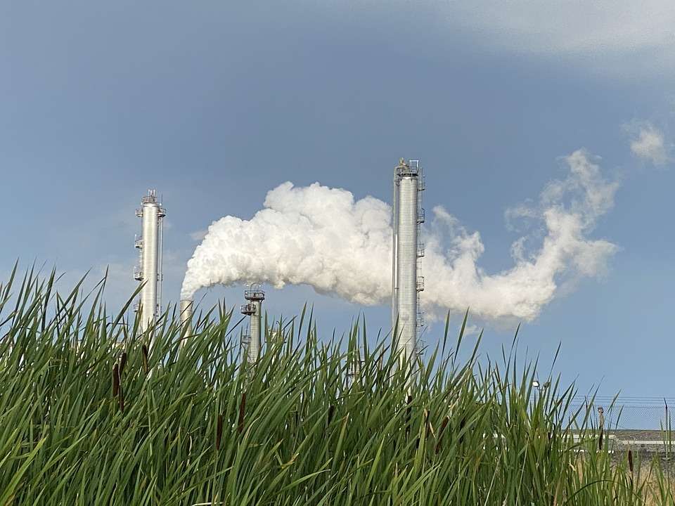 ATPremier Oil prices advanced on dropped US stockpiles and bolstered