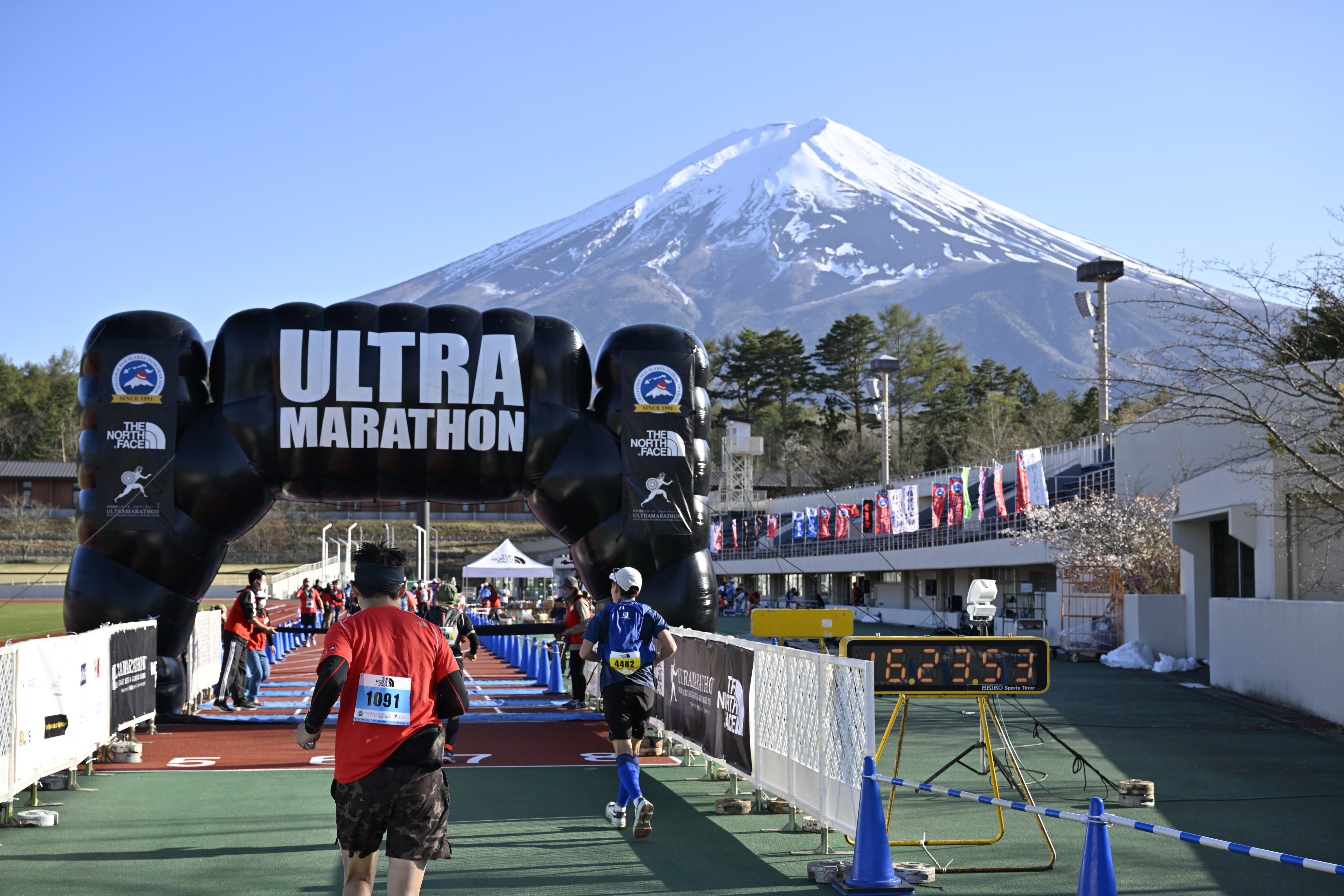 「第33回チャレンジ富士五湖ウルトラマラソン」が4月16日に開催 ランナー3,500人、残花の富士五湖を駆け抜ける！｜チャレンジ富士五湖