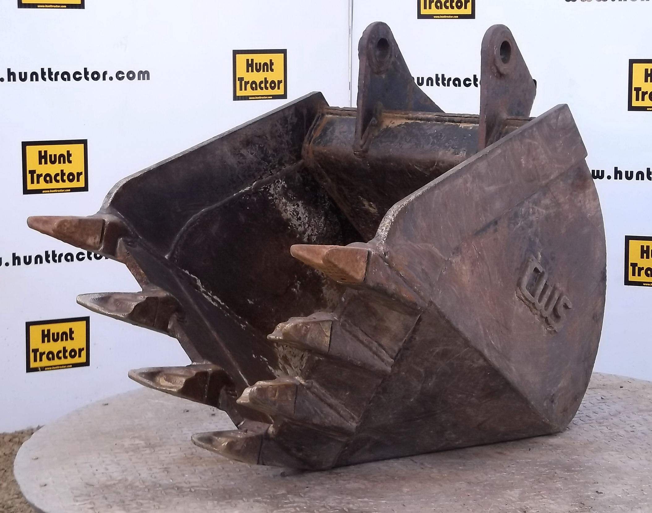 Attachment Zone Used 24" PinOn Frost Bucket For Sale