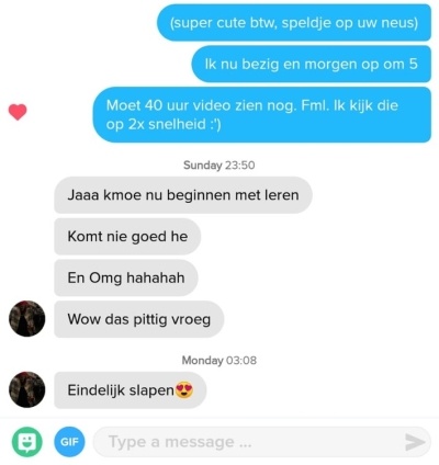 Hoe Weet Je Of Zij Of Hij Je Leuk Vindt Via Whatsapp: 15 Signalen