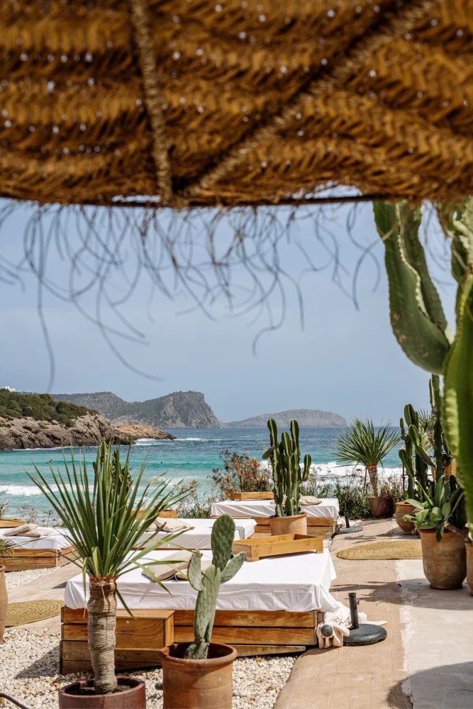 Daybeds Atzaró Beach Beach Club & Restaurant