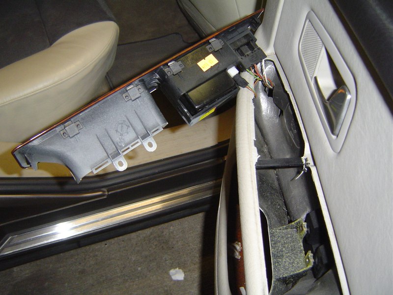 Audi area Audi A8 Audi A8 Front and Rear Door Trim Removal