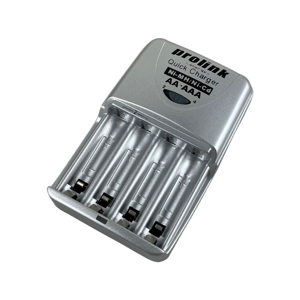 AA Battery Ultra Fast Charger w/ 4 x 2700mAh NiMh Batteries