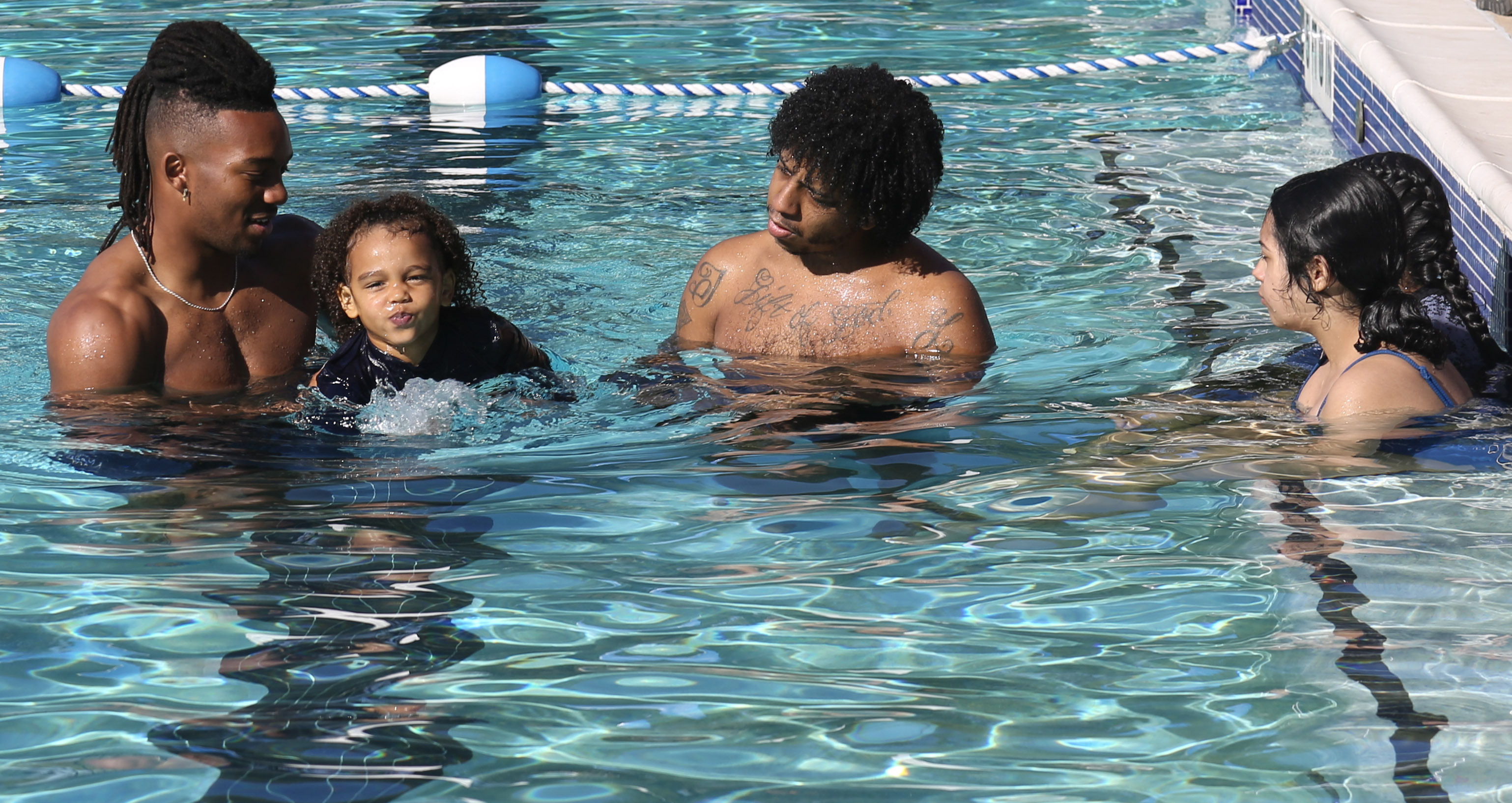 Bijan Robinson Teaches Kids to Swim to Raise Awareness About Water