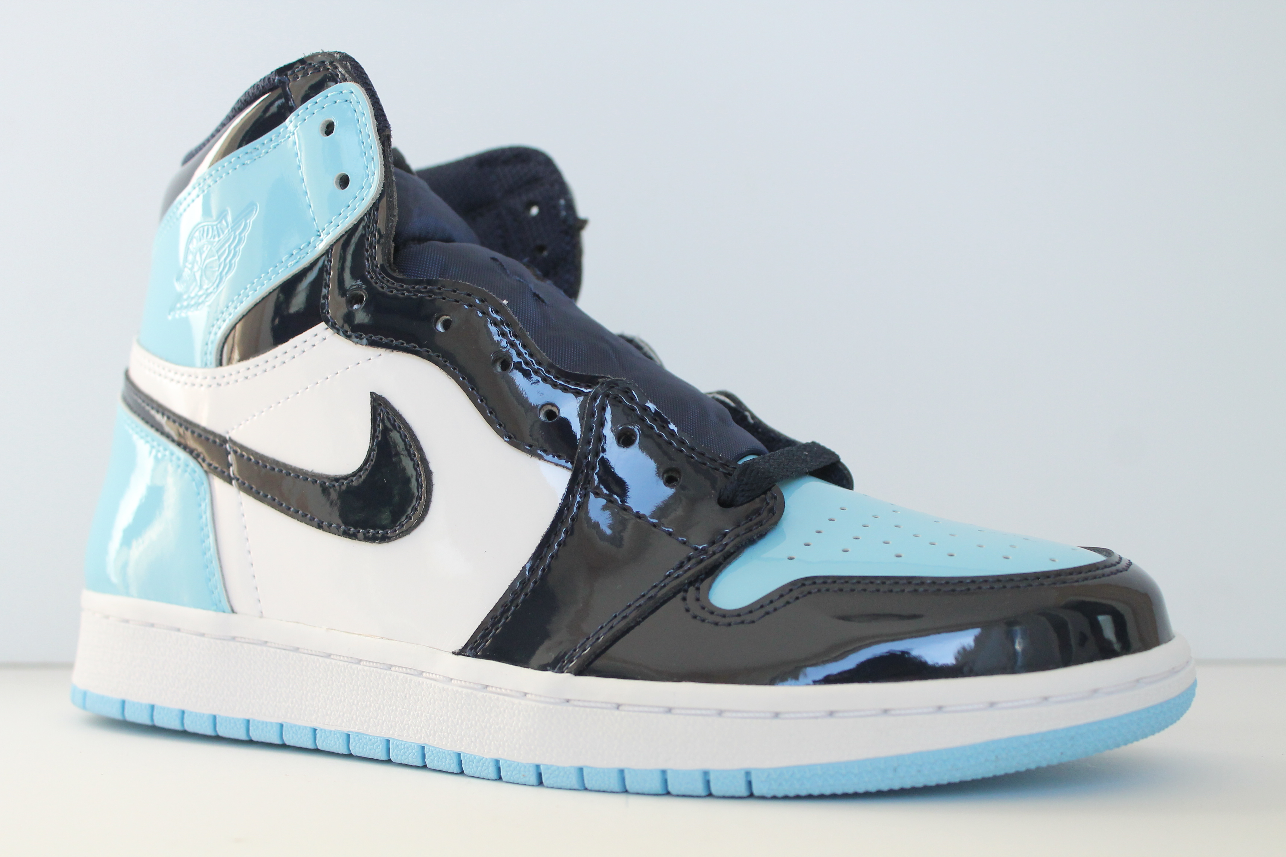 AuthentKicks Air Jordan 1 Retro High OG Women’s UNC