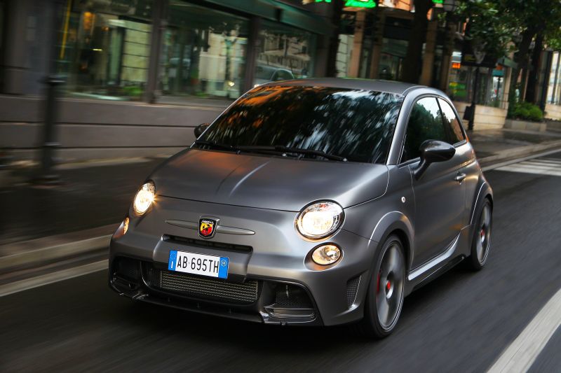 Vitesse Max Abarth 695 Biposto 2017 / Abarth 695 Biposto World