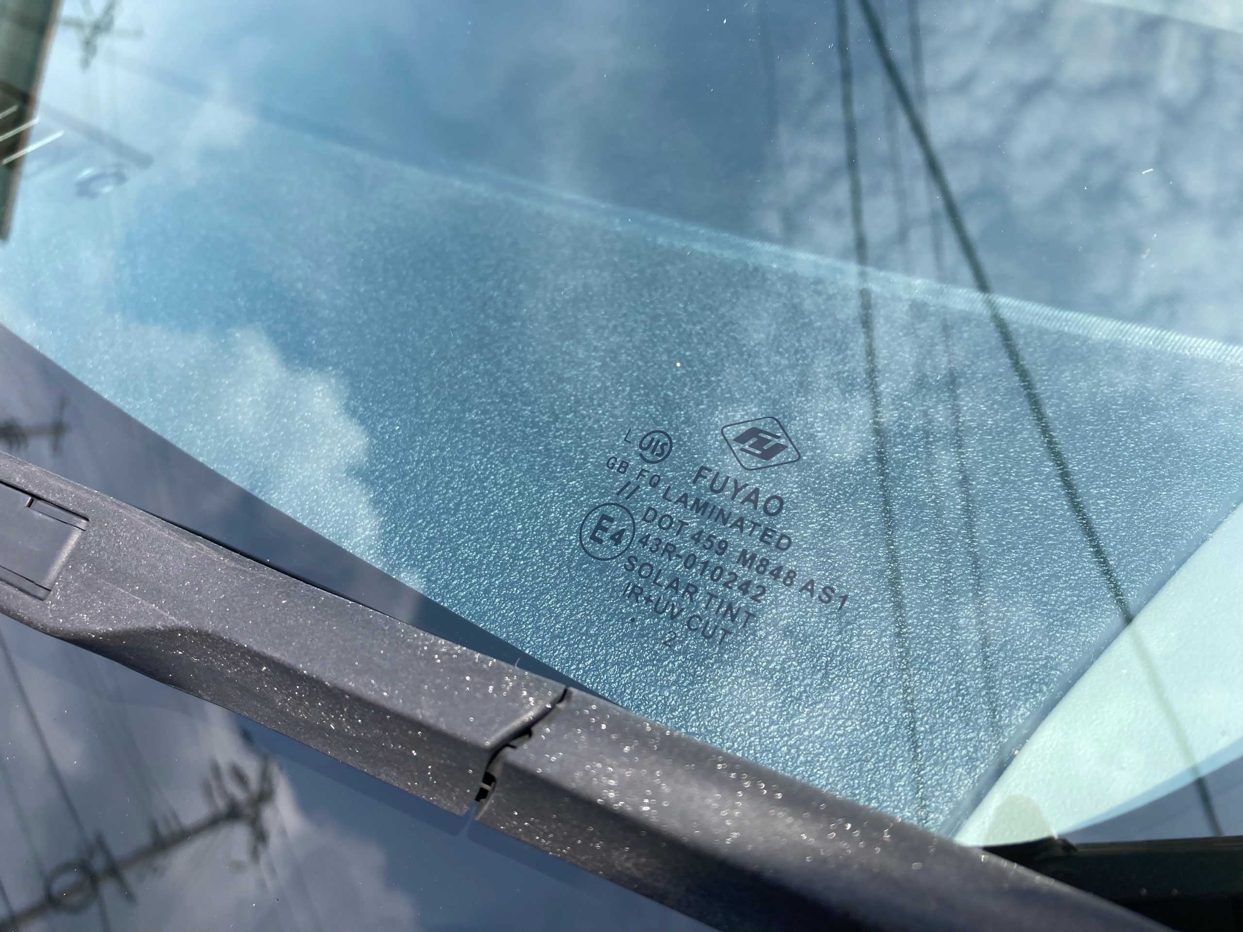 トヨタ アクア フロントガラス交換 AUTO GLASS WORKS オートグラスワークス