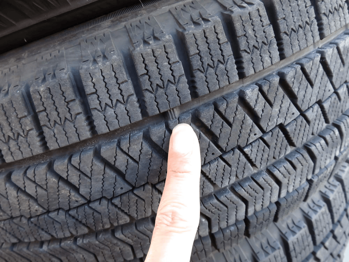 スタッドレスタイヤの寿命は何年？交換時期の見分け方と長持ちのコツ｜オートバックス公式ブランドサイト