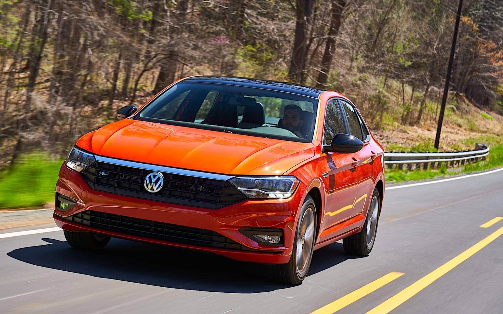 El nuevo Volkswagen Jetta 2018 estrena acabado RLine