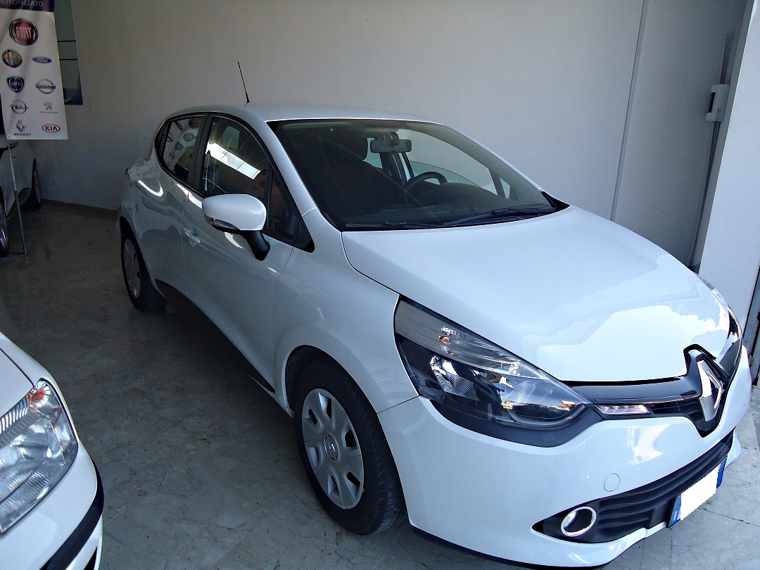RENAULT Clio Benzina/Gpl (2014) AutoEvolution