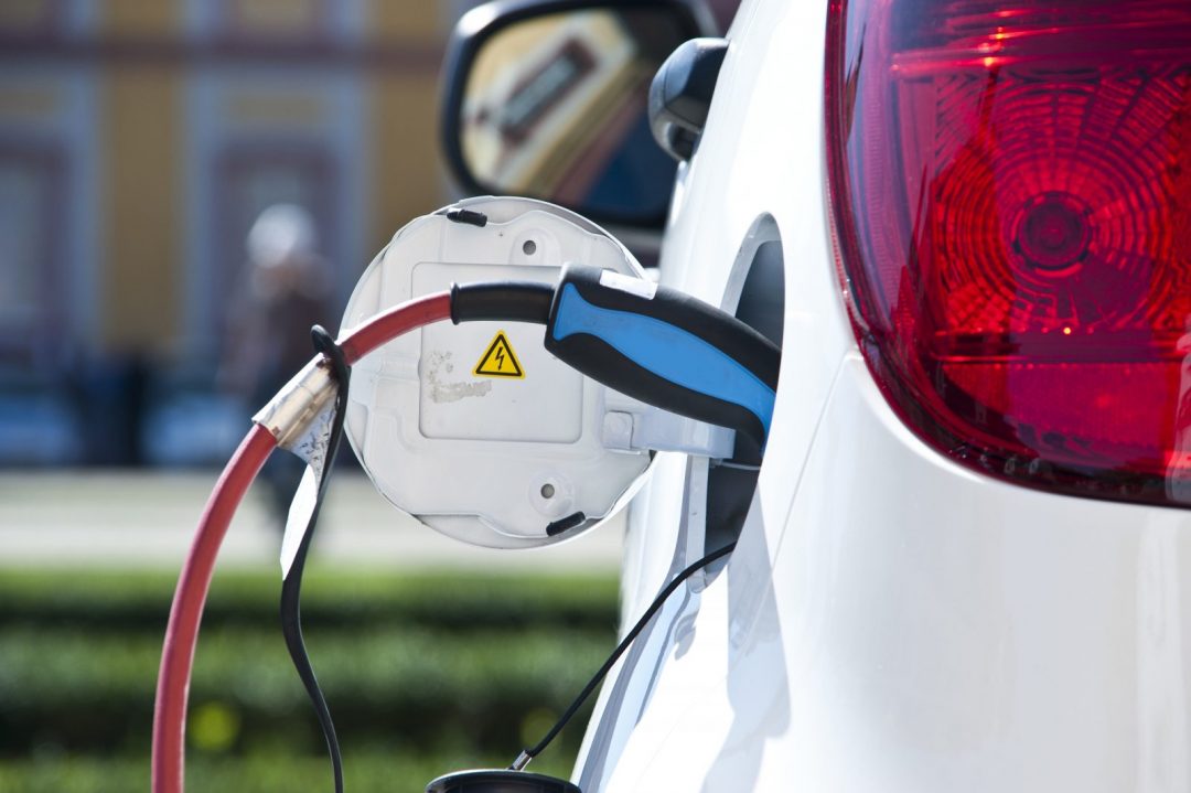 Prédios terão recarga para carro elétrico AutoInforme