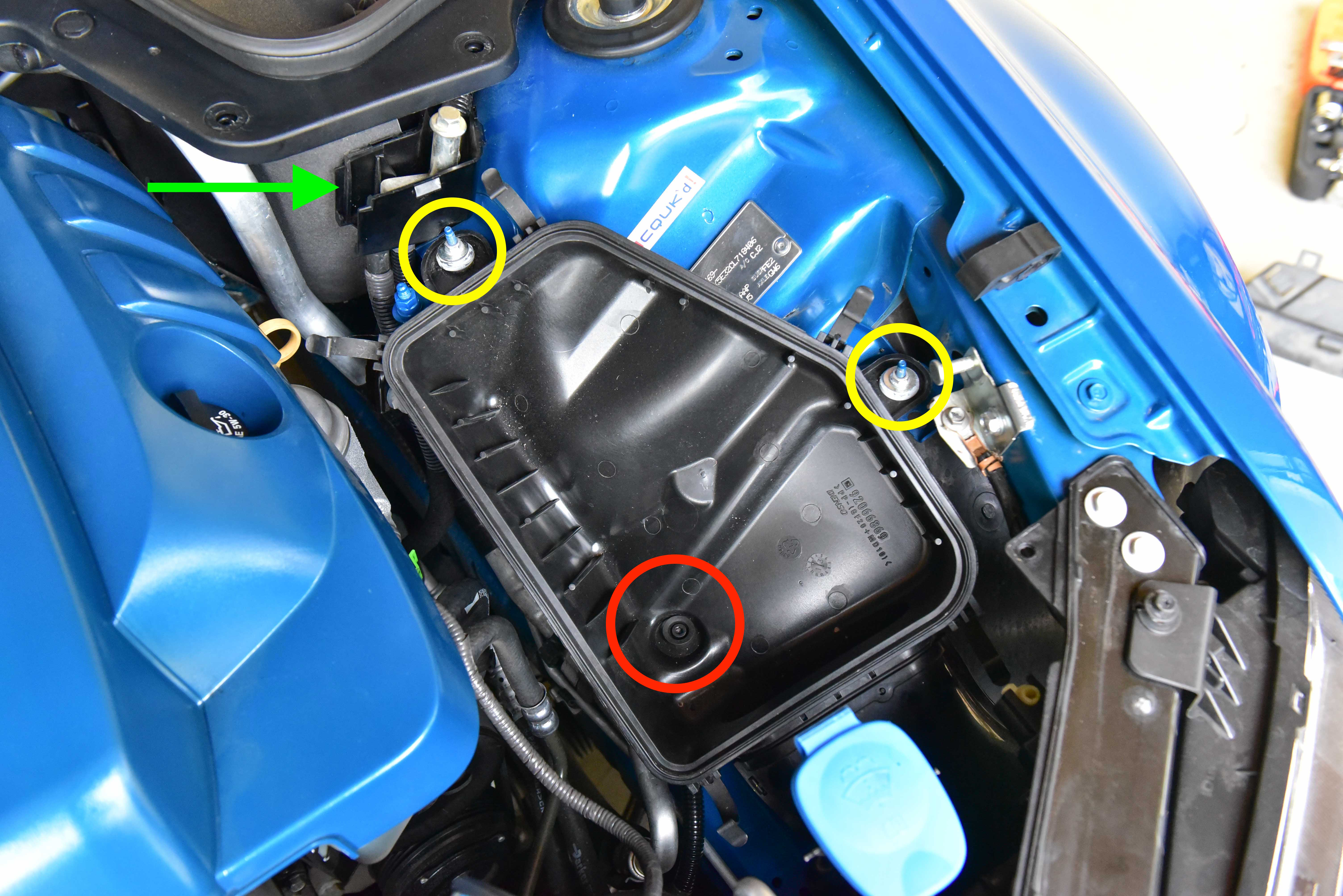 Removing Engine Air Filter VE Commodore AutoInstruct