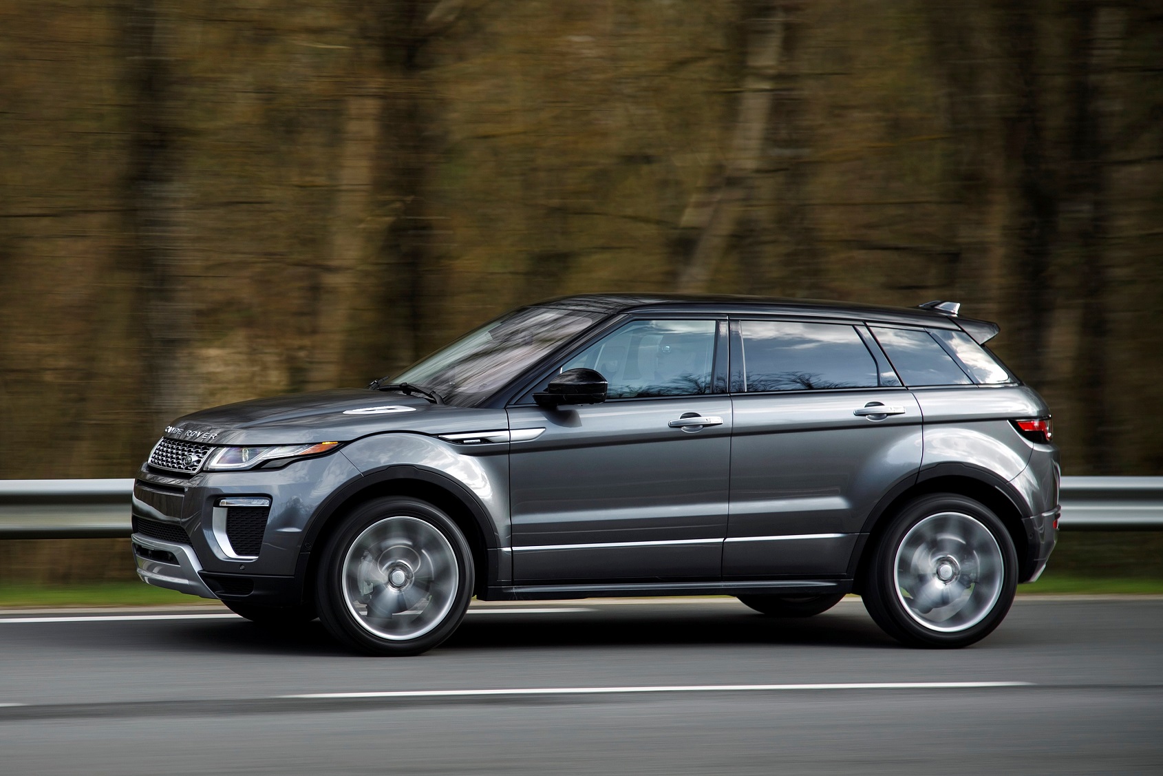 Mais luxuoso, Evoque Autobiography desembarca no Brasil Automais