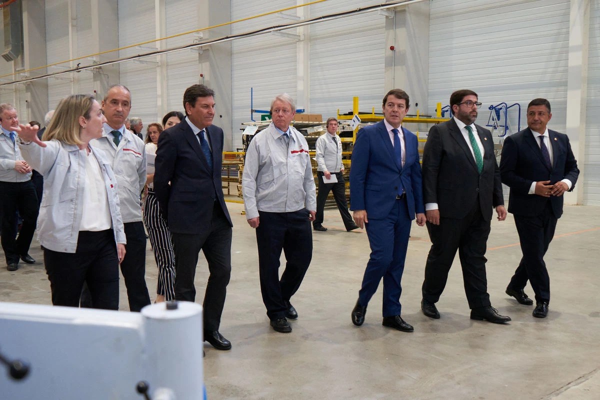 Doble inauguración industrial de Nissan en Ávila y Cantabria