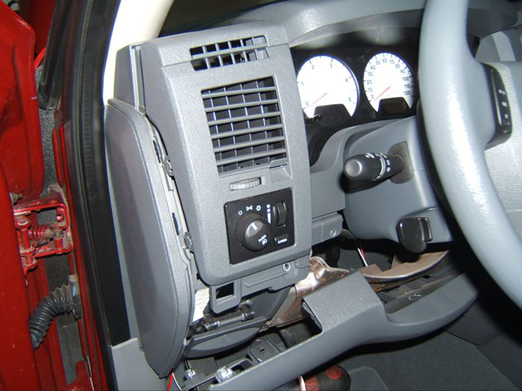 2008 Dodge Cummins 6.7L Gauge Installation - AutoMeter