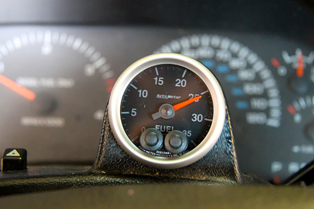 2000 Dodge 5.9 Cummins Fuel Pressure Gauge Installation Autometer