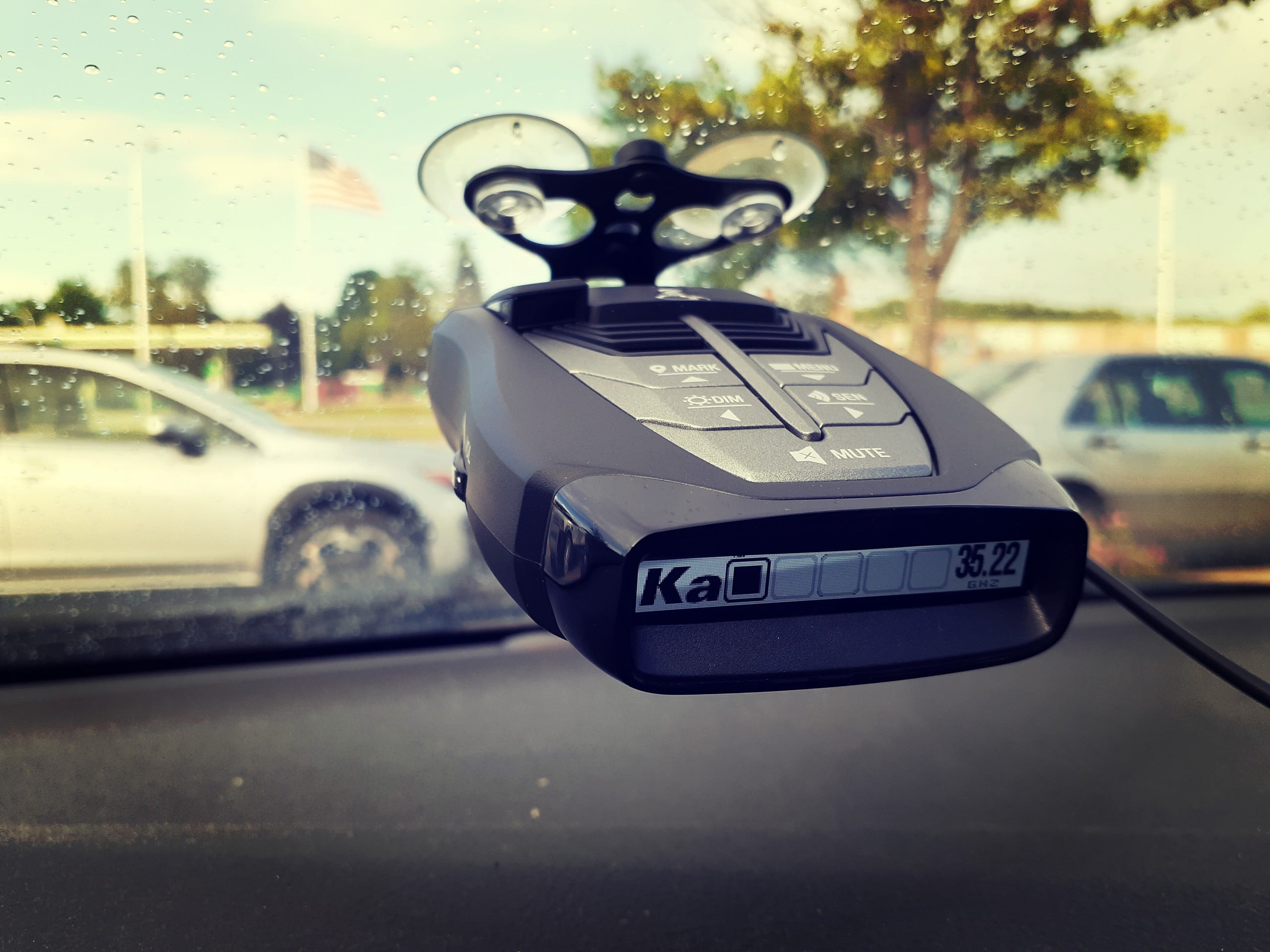 Cobra RAD 480i Review: Is This Affordable Radar Detector Really Worth