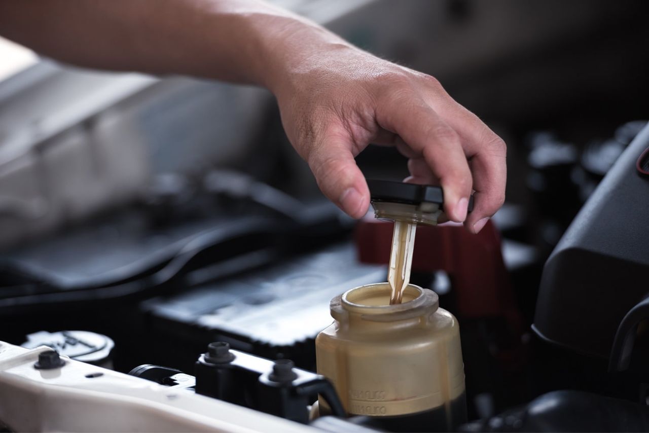 5 Reasons Why Power Steering Overflows when Shut Off? 2024 » Drive Away