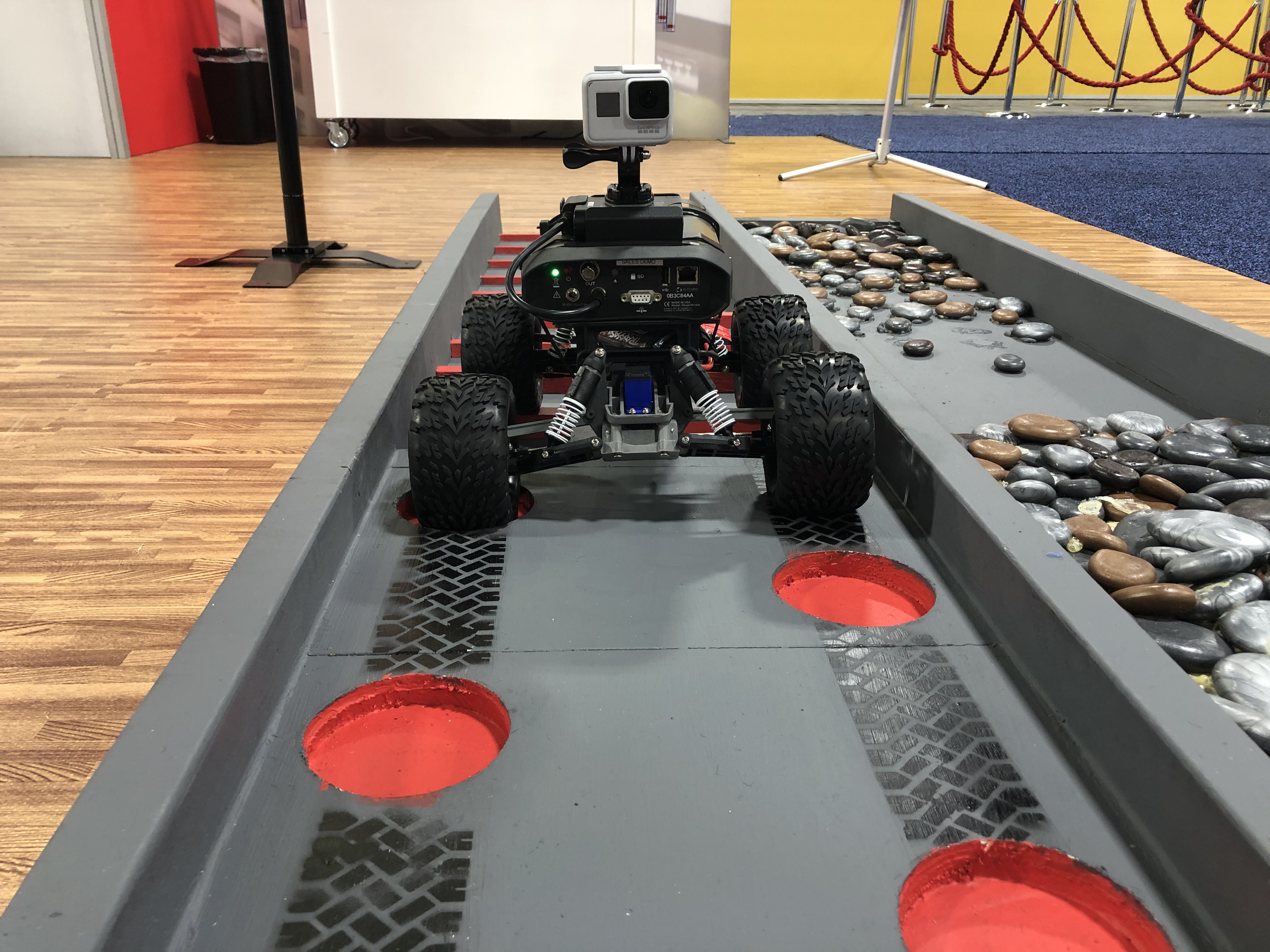 SHOW NEWS Autonomous vibration data acquisition and analyzer unit