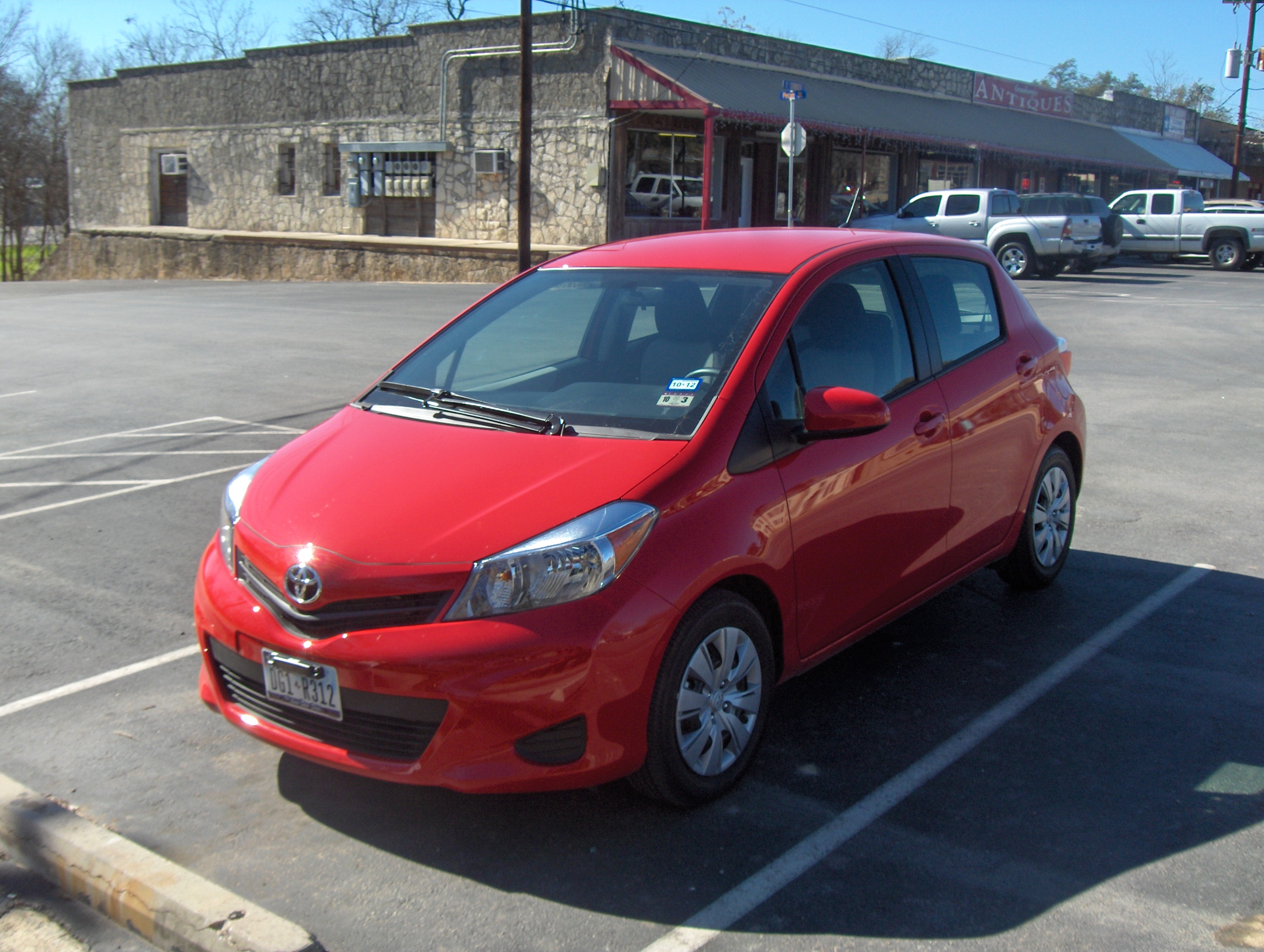 Review 2012 Toyota Yaris LE Autosavant Autosavant