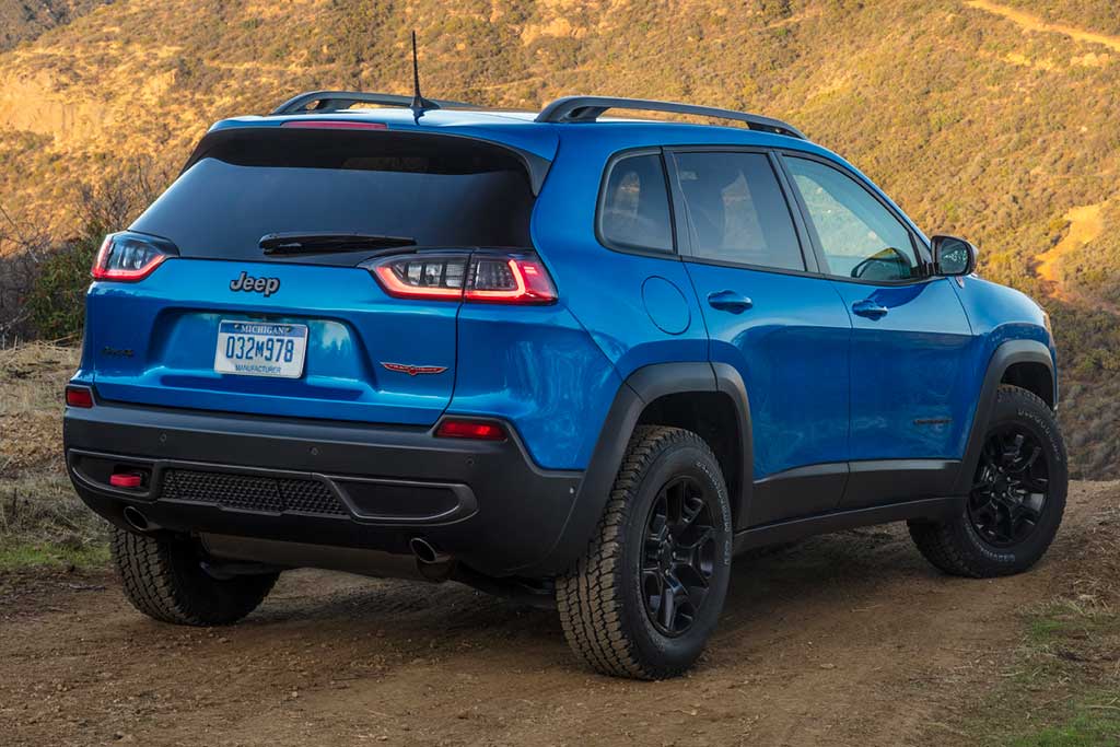 2020 Toyota RAV4 vs. 2020 Jeep Cherokee Which Is Better? Autotrader