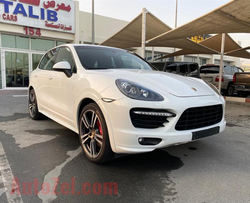 PORSCHE CAYENNE GTS 2013 WHITE 119 000 KM GCC SPECS