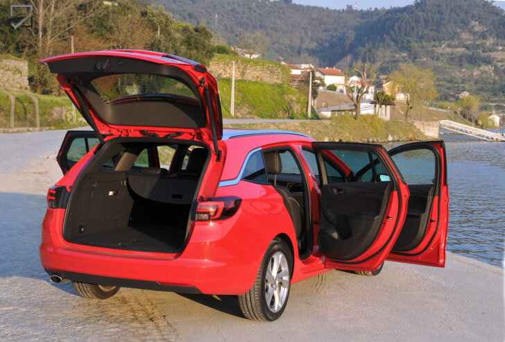 Autozine - Autotest: Opel Astra Sports Tourer (2016 - 2021)