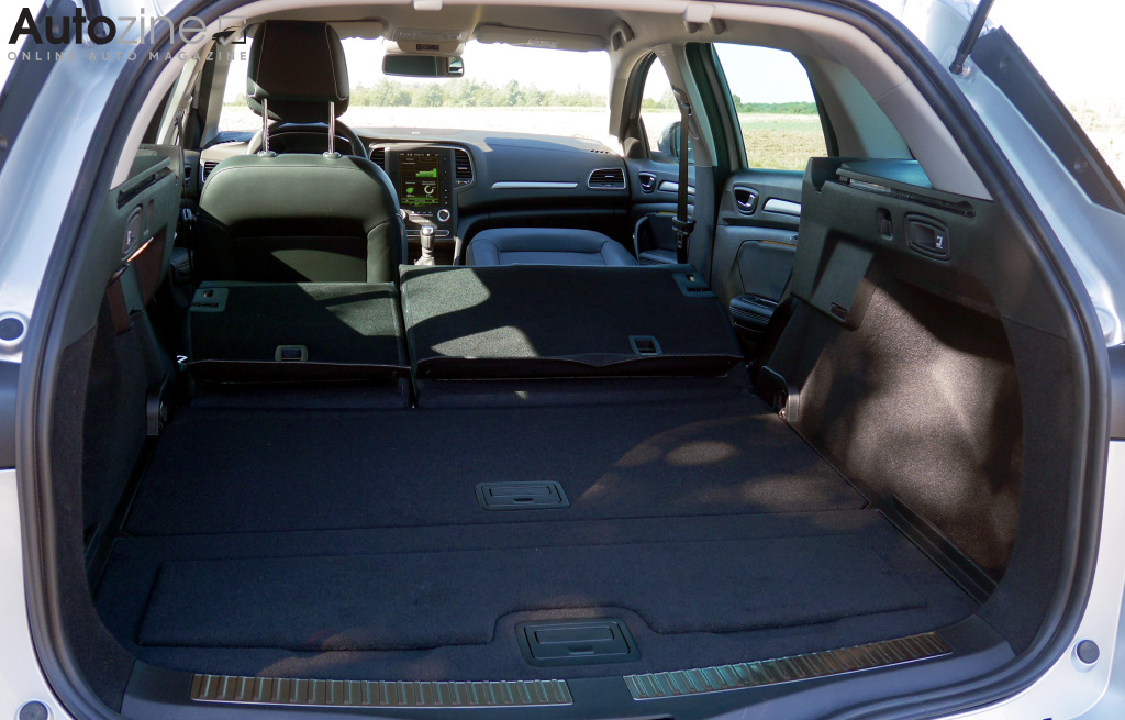 Autozine - Foto's: Renault Megane Estate (5 / 9)