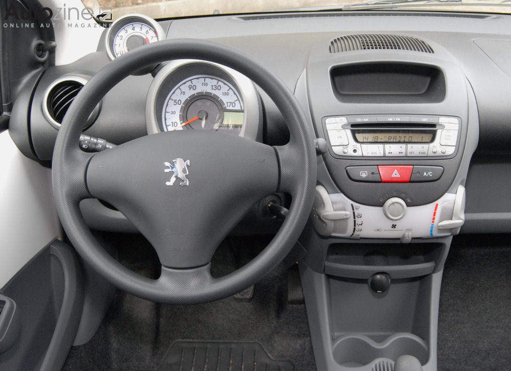 Autozine Foto's Peugeot 107 (7 / 8)