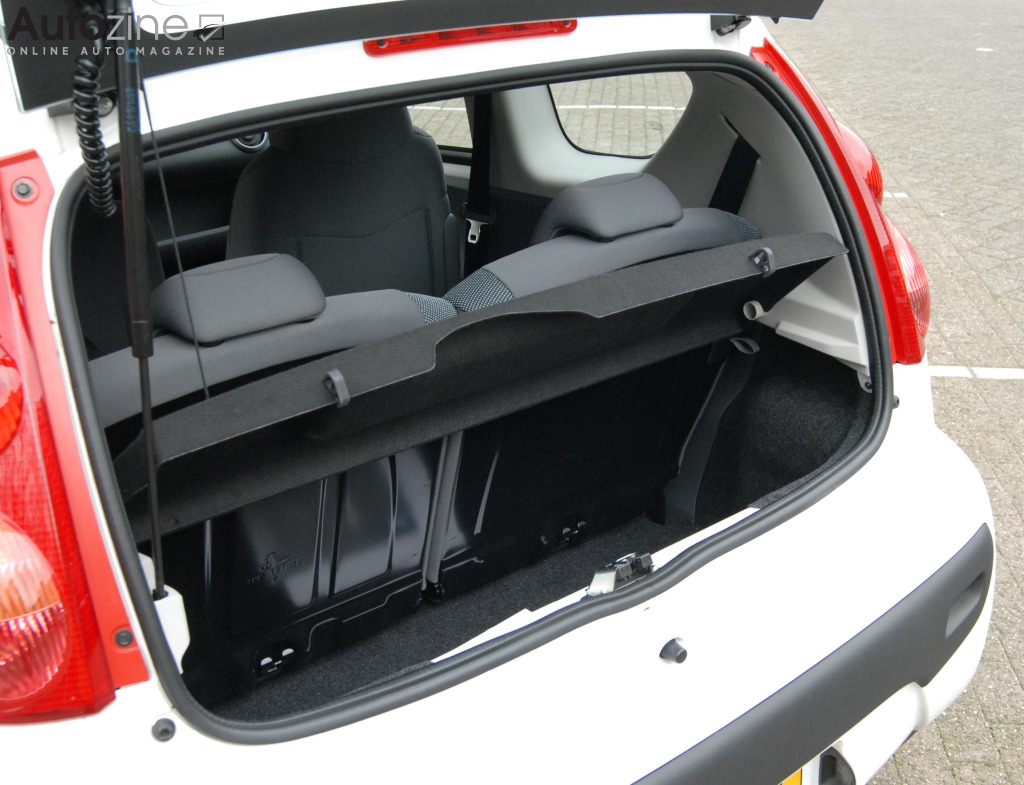 Autozine Foto's Peugeot 107 (6 / 8)