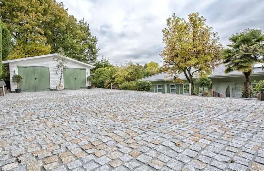 Making a Rustic Driveway with Granite Setts