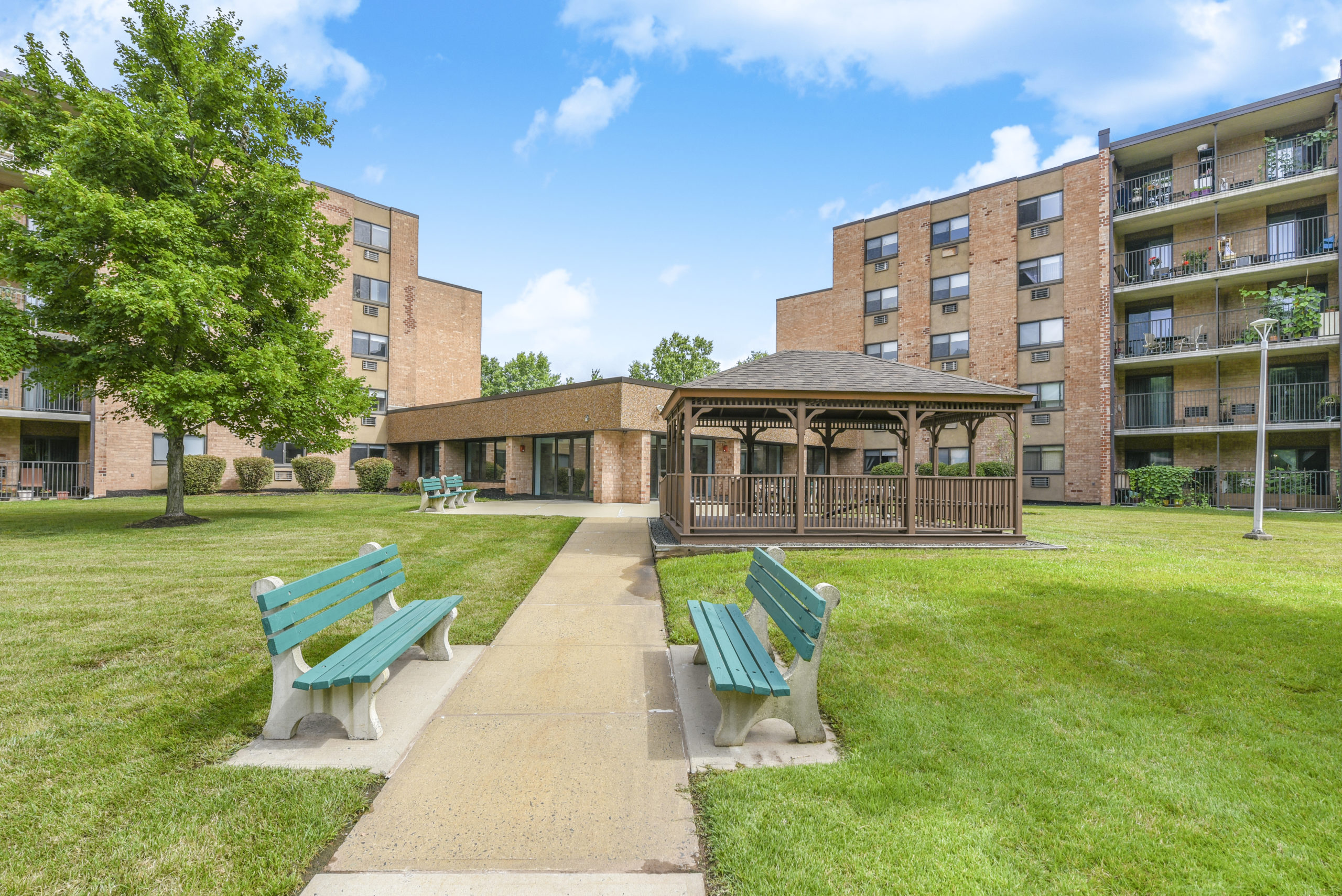 Menlo Manor Avanath Capital Management, LLC.