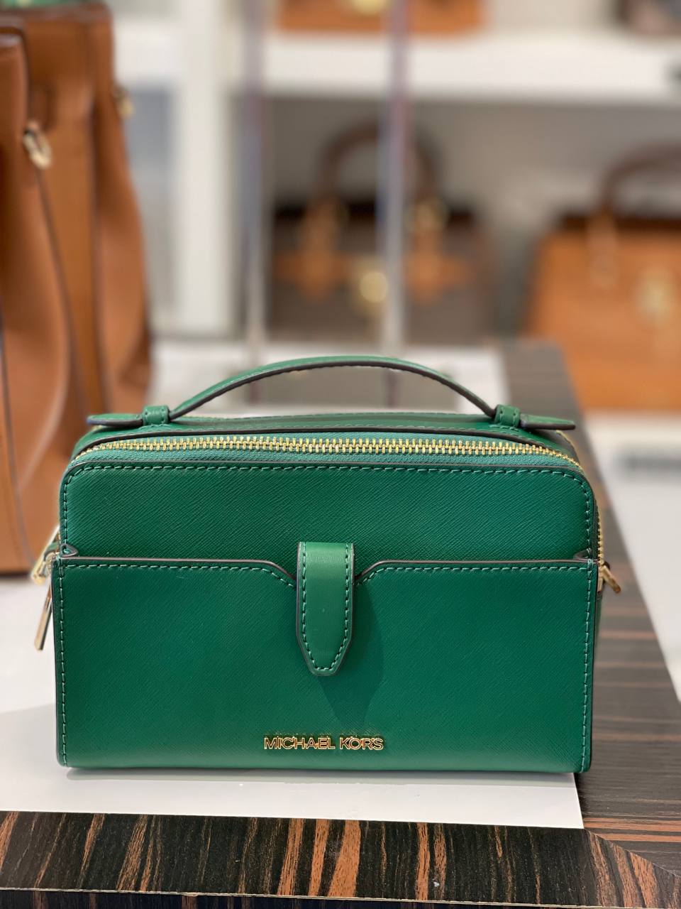 MK Double Zip Crossbody Averand