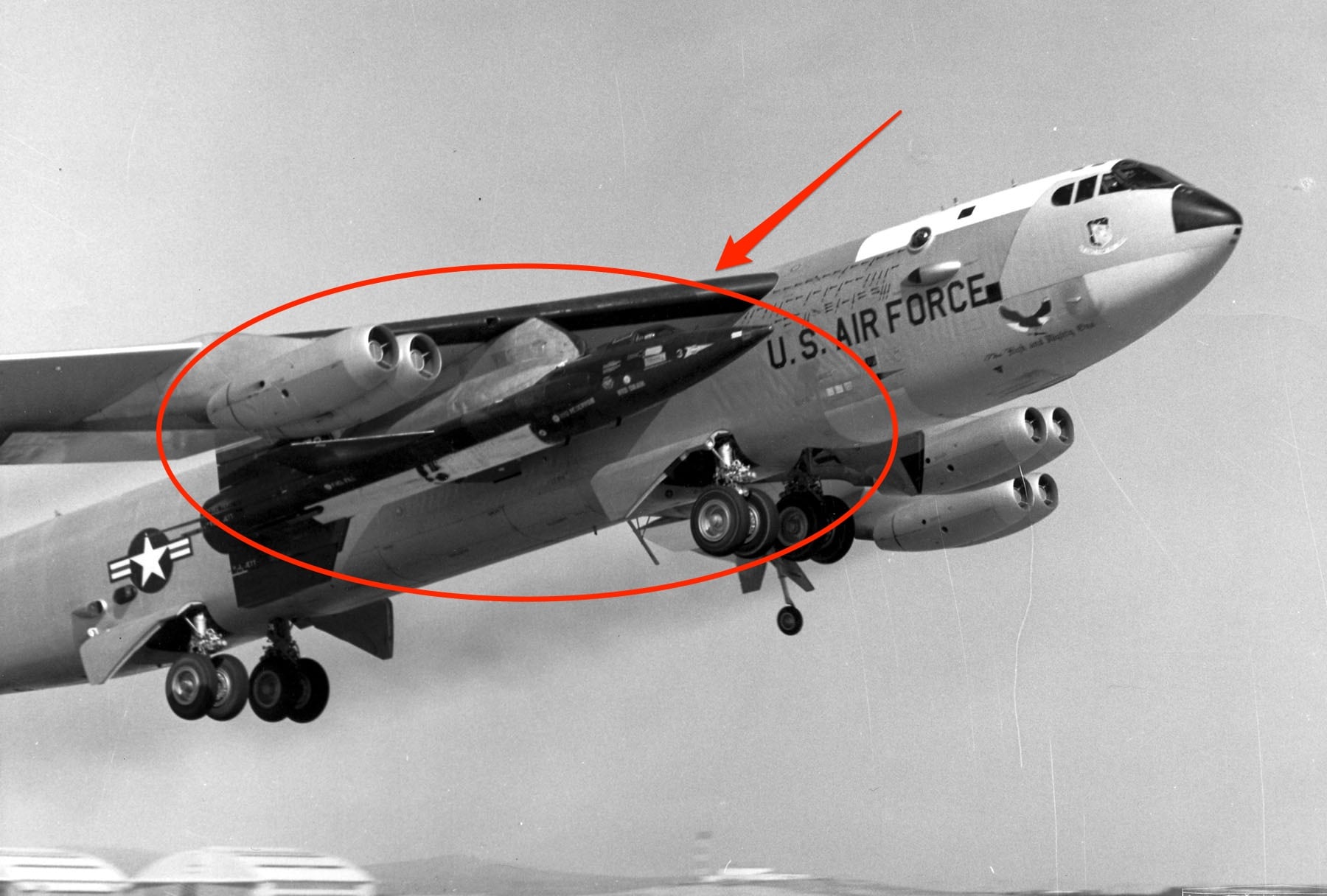 balls-eight-the-b-52-that-was-the-mother-of-mother-ships-avgeekery