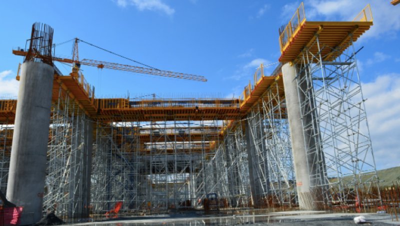 Sketches of types of scaffolding used in building construction The