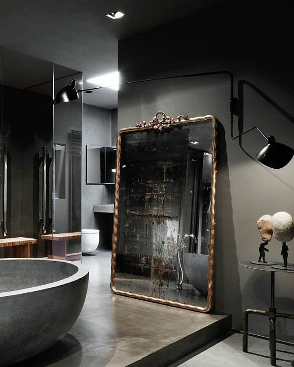 Dark spots on the mirror in the bathroom and how to avoid them